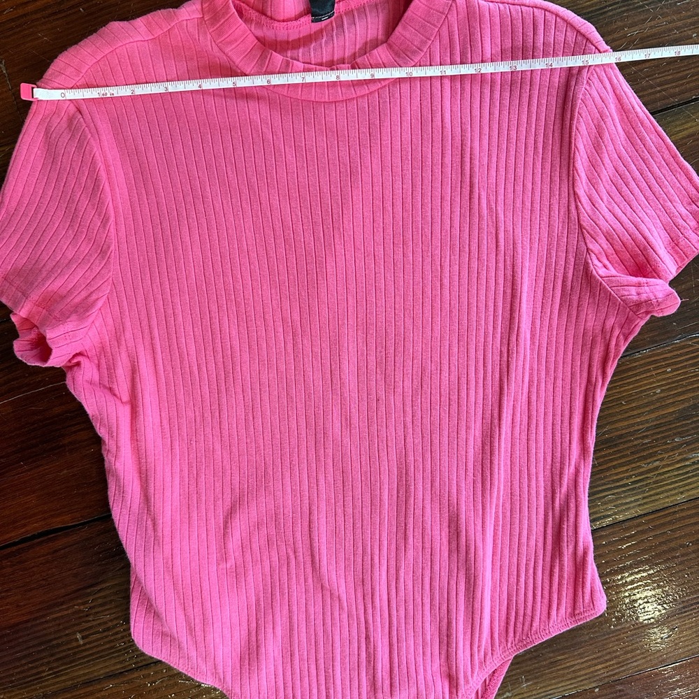 Vibrant Pink Bodysuit with High-Cut Design - Picture 2 of 3